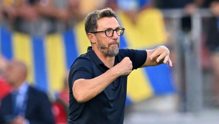 FROSINONE, ITALY - AUGUST 19: Eusebio Di Francesco head coach of Frosinone Calcio gestures during the Serie A TIM match between Frosinone Calcio and SSC Napoli at Stadio Benito Stirpe on August 19, 2023 in Frosinone, Italy. (Photo by Giuseppe Bellini/Getty Images) Di Francesco: “Come sta Cheddira e la sua gestione. Nainggolan? Questa la verità” - immagine 1