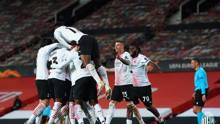 L'esultanza dell'AC Milan dopo il gol di Simon Kjaer contro il Manchester United (acmilan.com) 