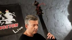 Il mondo della musica è in lutto. Il contrabbassista Rino Zurzolo, artista partenopeo, è mort