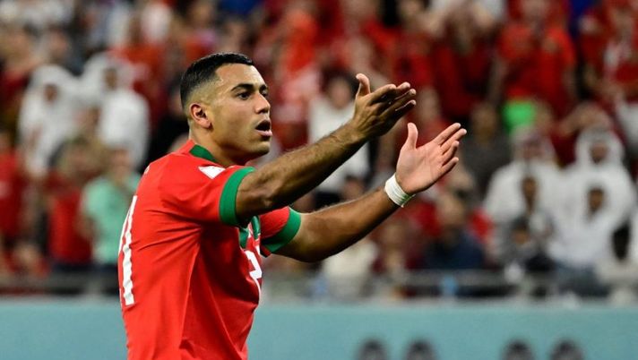 Morocco's midfielder #21 Walid Cheddira reacts to a missed chance during the Qatar 2022 World Cup round of 16 football match between Morocco and Spain at the Education City Stadium in Al-Rayyan, west of Doha on December 6, 2022. (Photo by JAVIER SORIANO / AFP) (Photo by JAVIER SORIANO/AFP via Getty Images) Sky: “Su Cheddira si è mosso un club di Serie A in vista di gennaio” - immagine 1