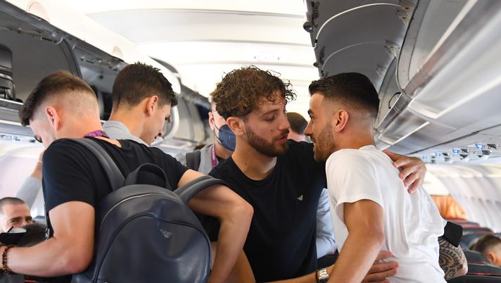 Italia-Inghilterra, Azzurri atterrati a Londra: anche Spinazzola con la squadra 