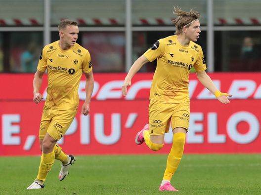 MILAN, ITALY - SEPTEMBER 24: Jens Petter Hauge (R) of Bodo Glimt celebrates his goal during the UEFA Europa League third qualifying round match between AC Milan and Bodo Glimt at Stadio Giuseppe Meazza on September 24, 2020 in Milan, Italy. (Photo by Emilio Andreoli/Getty Images) MILAN, ITALY - SEPTEMBER 24: Jens Petter Hauge (R) of Bodo Glimt celebrates his goal during the UEFA Europa League third qualifying round match between AC Milan and Bodo Glimt at Stadio Giuseppe Meazza on September 24, 2020 in Milan, Italy. (Photo by Emilio Andreoli/Getty Images)