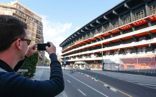 Niente derby...ieri Mestalla così...deserto... 