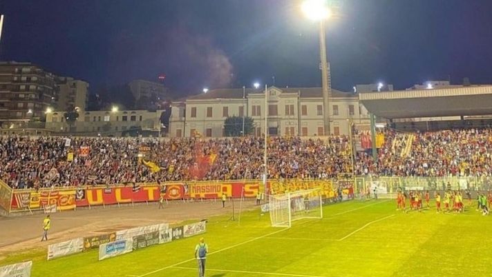 Problemi tecnici per i biglietti e raduno alla rifinitura: Catanzaro “E’ il derby per eccellenza” - immagine 1