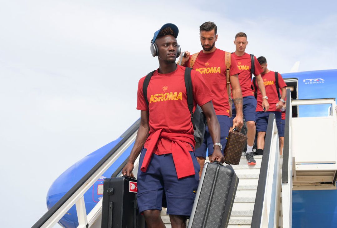 La Roma in partenza per il Portogallo – FOTO GALLERY - immagine 5