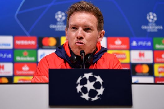 LONDON, ENGLAND - FEBRUARY 18: Julian Nagelsmann, Head Coach of RB Leipzig speaks to the media during the RB Leipzig Press Conference on the eve of the UEFA Champions League Round of 16 First Leg match between Tottenham Hotspur and RB Leipzig at the Tottenham Hotspur Stadium on February 18, 2020 in London, England. (Photo by Justin Setterfield/Getty Images) Lukaku, Nagelsmann ‘mente’. In estate proprio il Bayern tentò di rubarlo all’Inter- immagine 2