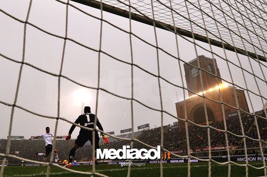 BOLOGNA, ITALY - NOVEMBER 20: Ilija Nestorovski (R) of Palermo scores the opening goal during the Serie A match between Bologna FC and US Citta di Palermo at Stadio Renato Dall'Ara on November 20, 2016 in Bologna, Italy. (Photo by Tullio M. Puglia/Getty Images) BOLOGNA, ITALY - NOVEMBER 20: Ilija Nestorovski (R) of Palermo scores the opening goal during the Serie A match between Bologna FC and US Citta di Palermo at Stadio Renato Dall'Ara on November 20, 2016 in Bologna, Italy. (Photo by Tullio M. Puglia/Getty Images)