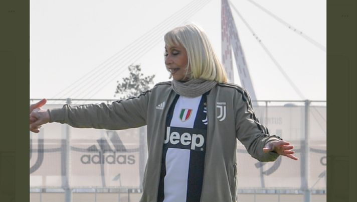 Morte Raffaella Carrà, la Juventus sui social: “Addio grande tifosa bianconera” Morte Raffaella Carrà, la Juventus sui social: “Addio grande tifosa bianconera”