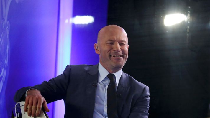 OXFORD, ENGLAND - FEBRUARY 04: Alan Shearer, ex Newcastle United player is seen in the TV studio inside the stadium prior to the FA Cup Fourth Round Replay match between Oxford United and Newcastle United at Kassam Stadium on February 04, 2020 in Oxford, England. (Photo by Catherine Ivill/Getty Images) Il solito derby fra inglesi e tedeschi: Germania fuori e Shearer pazzo di gioia - immagine 1