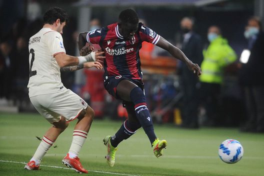 Calabria in azione in Bologna-Milan. Calabria in azione in Bologna-Milan.
