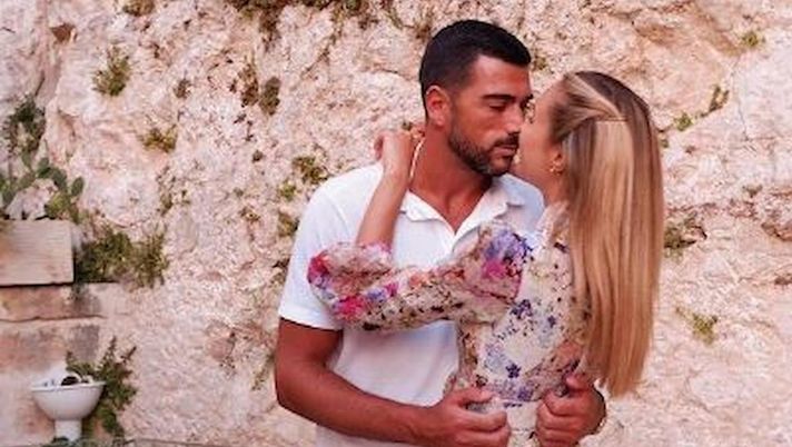 Nozze in vista tra Pellé e Viky Varga: “Siamo emozionatissimi” Nozze in vista tra Pellé e Viky Varga: “Siamo emozionatissimi” - immagine 1