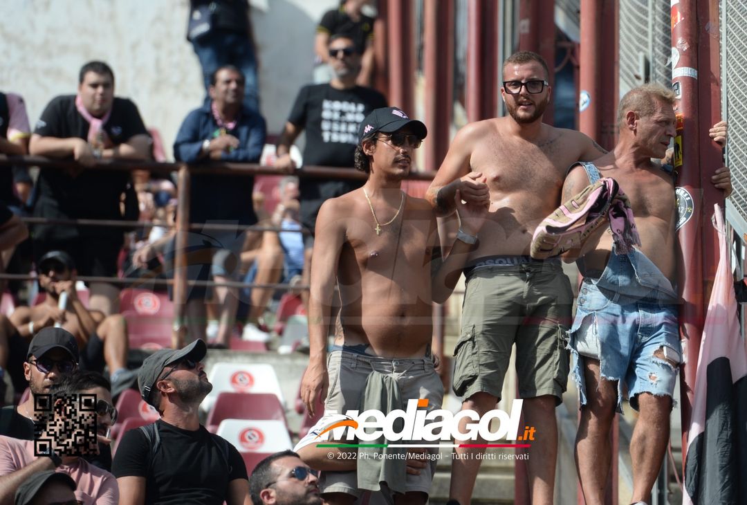 FOTOTIFO, Reggina-Palermo 3-0: i tifosi allo stadio “Oreste Granillo” (Gallery) - immagine 44