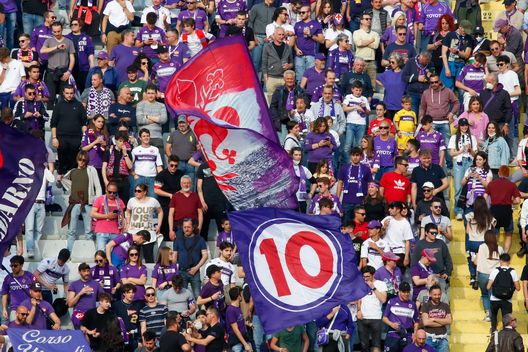 GERMOGLI PH: 27 APRILE 2022 FIRENZE STADIO ARTEMIO FRANCHI SERIE A FIORENTINA VS UDINESE NELLA FOTO TIFOSI CURVA FIESOLE Il racconto del tifoso viola: tre voli e l’arrivo last minute in Scozia- immagine 2
