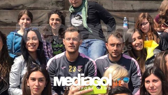 Diamanti, Vitiello e gli studenti del progetto 'La Scuola al Barbera' Diamanti, Vitiello e gli studenti del progetto 'La Scuola al Barbera'