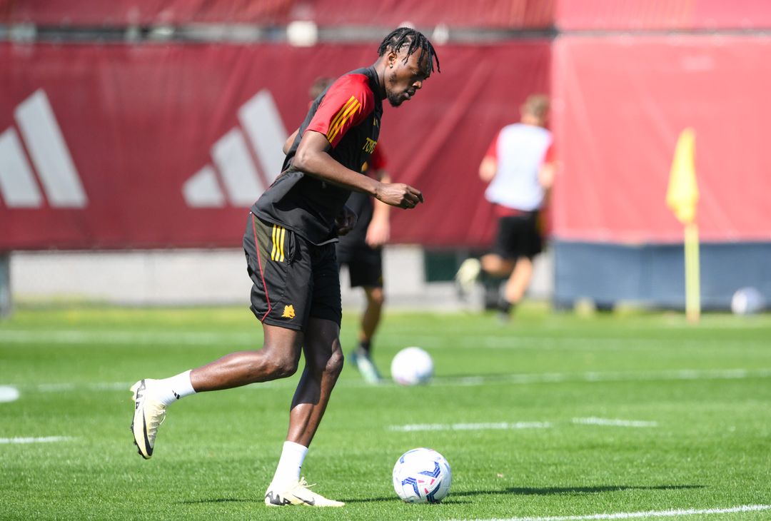 Trigoria, l’allenamento senza i nazionali: Abraham ancora in gruppo – FOTOGALLERY - immagine 3