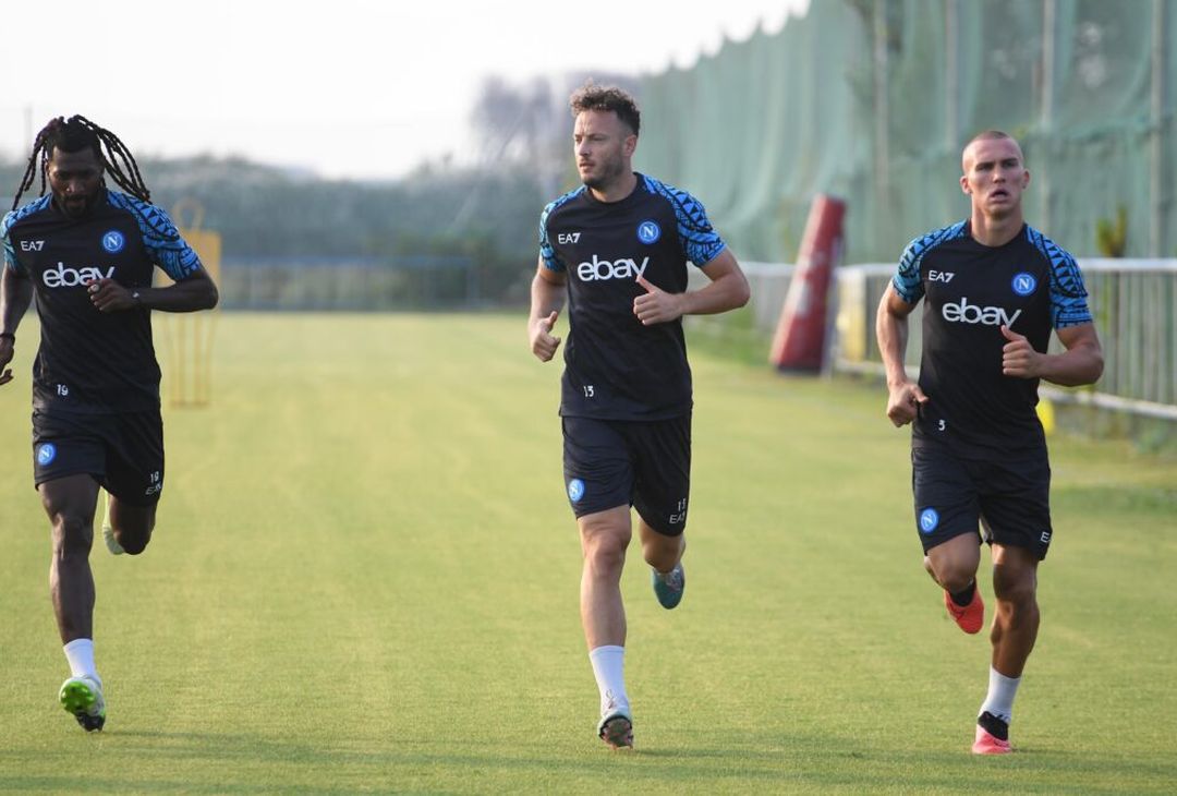 GALLERY Il Napoli si allena a Pasquetta: le foto della seduta odierna- immagine 1