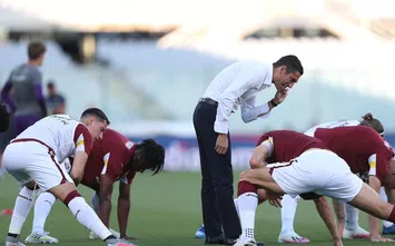  FLORENCE, ITALY - JULY 19: Moreno Longo manager of Torino FC gestures during the Serie A match between ACF Fiorentina and Torino FC at Stadio Artemio Franchi on July 19, 2020 in Florence, Italy. (Photo by Gabriele Maltinti/Getty Images)