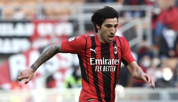 Sandro Tonali (centrocampista AC Milan) qui durante Milan-Sampdoria 1-0 (Serie A 2021-2022) | News (Getty Images) Sandro Tonali AC Milan