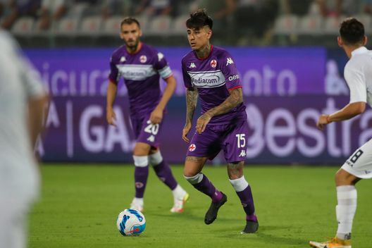 GERMOGLI PH: 13 AGOSTO 2021 FIRENZE STADIO ARTEMIO FRANCHI COPPA ITALIA FIORENTINA VS COSENZA NELLA FOTO PULGAR Pulgar, futuro molto lontano da Firenze: Russia o Brasile nel suo destino- immagine 2