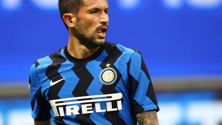 MILAN, ITALY - SEPTEMBER 26: Stefano Sensi of FC Internazionale looks on during the Serie A match between FC Internazionale and ACF Fiorentina at Stadio Giuseppe Meazza on September 26, 2020 in Milan, Italy. (Photo by Marco Luzzani/Getty Images)