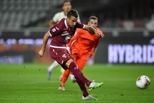  TURIN, ITALY - JULY 29: Alejandro Berenguer of Torino FC scores the opening goal during the Serie A match between Torino FC and AS Roma at Stadio Olimpico di Torino on July 29, 2020 in Turin, Italy. (Photo by Valerio Pennicino/Getty Images) 