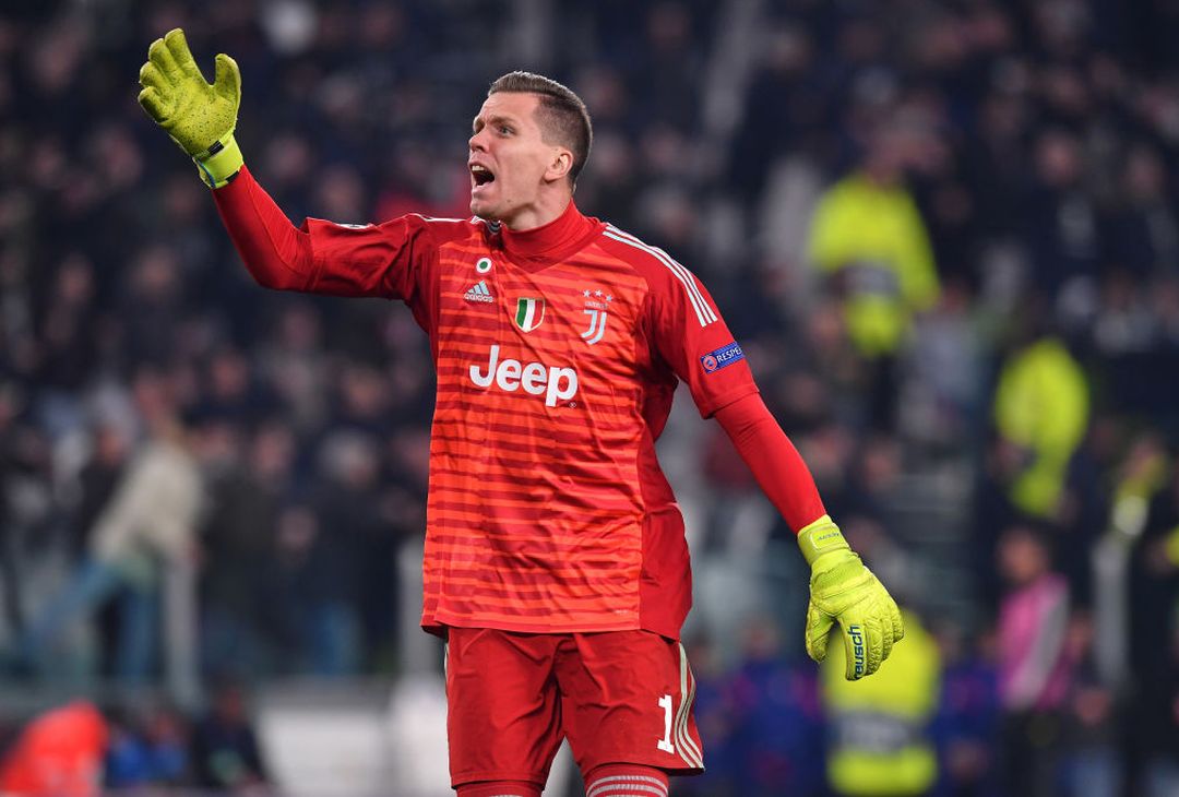  TURIN, ITALY - MARCH 12:  Juventus goalkeeper Wojciech Szczesny celebrates after the second goal scored by Cristiano Ronaldo during the UEFA Champions League Round of 16 Second Leg match between Juventus and Club de Atletico Madrid at Allianz Stadium on March 12, 2019 in Turin, Italy.  (Photo by Valerio Pennicino - Juventus FC/Juventus FC via Getty Images) 