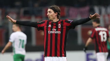MILAN, ITALY - FEBRUARY 22: Riccardo Montolivo of AC Milan gestures during UEFA Europa League Round of 32 match between AC Milan and Ludogorets Razgrad at the San Siro on February 22, 2018 in Milan, Italy. (Photo by Marco Luzzani/Getty Images)