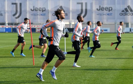 TURIN, ITALY - FEBRUARY 04: Manuel Locatelli of Juventus during the Juventus Training Session at JTC on February 4, 2022 in Turin, Italy. (Photo by Juventus FC/Juventus FC via Getty Images) Juve, le ultime dalla Continassa in vista della Coppa Italia - immagine 1