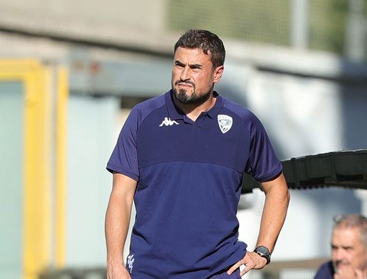 LA SPEZIA, ITALY - OCTOBER 19: Josep Clotet manager of Brescia looks on during the Coppa Italia match between Spezia Calcio and Brescia on October 19, 2022 in La Spezia, Italy. (Photo by Gabriele Maltinti/Getty Images) Brescia