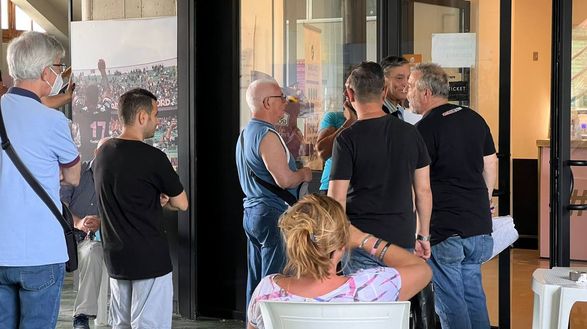 Palermo-Padova, al via la vendita dei biglietti per abbonati: primi tifosi al “Barbera” palermo