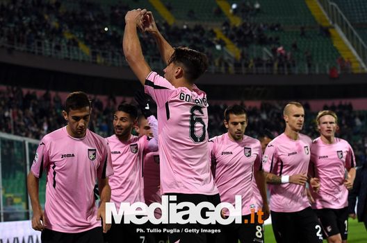 Golaniga esulta durante Palermo-Frosinone 4-1 