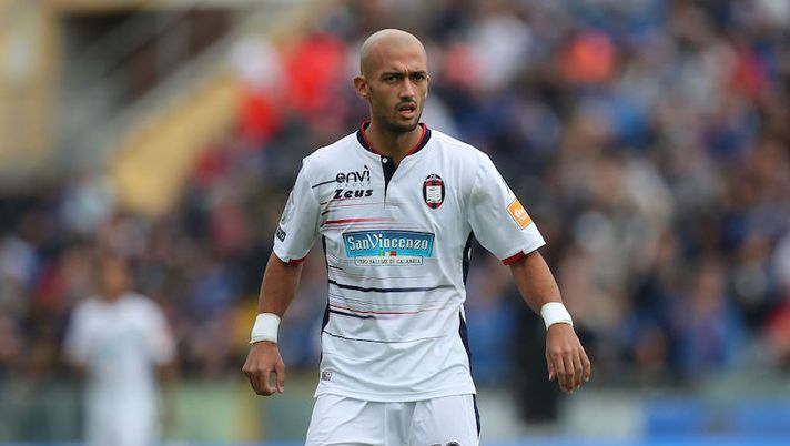 PISA, ITALY - OCTOBER 20: Ahmad Benali of FC Crotone in action during the Serie B match between Pisa SC and FC Crotone at Arena Garibaldi on October 20, 2019 in Pisa, Italy. (Photo by Gabriele Maltinti/Getty Images) Crotone, nuovo infortunio per Benali: si è fermato ed è uscito contro il Milan - immagine 1
