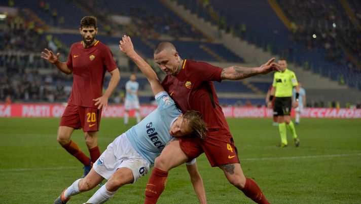 Serie A, Lazio-Roma 0-0: derby deludente, un pari che non premia nessuno. Commento e classifica Serie A, Lazio-Roma 0-0: derby deludente, un pari che non premia nessuno. Commento e classifica
