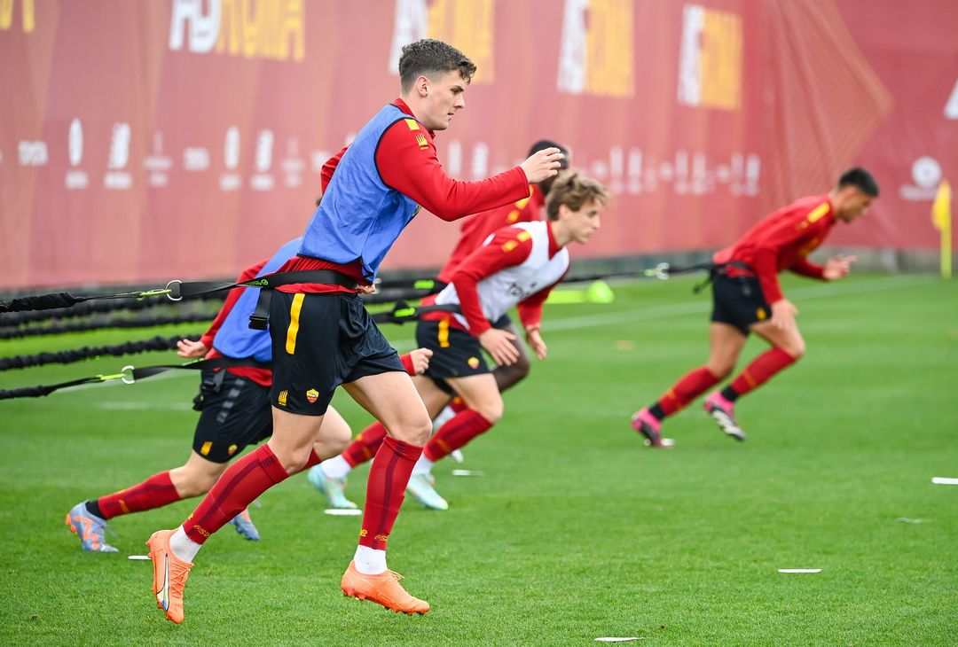 Roma, l’allenamento dopo la vittoria con la Real Sociedad: c’è Pisilli – FOTO GALLERY - immagine 21