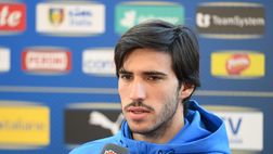 Milan: Saelemaekers e Tonali in visita al Policlinico di Milano |FOTO