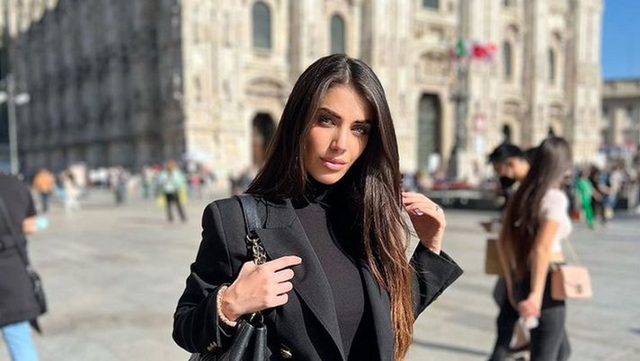 Instagram @leo_boiboi  Eleonora Boi, passeggiata per Milano: lo scatto davanti al Duomo - immagine 1