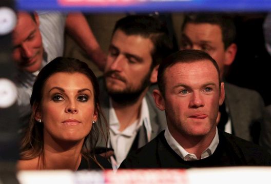 Rooney: “Mio comportamento inaccettabile”. Il Sun: “La moglie non si fida e ha…” Rooney: “Mio comportamento inaccettabile”. Il Sun: “La moglie non si fida e ha…”
