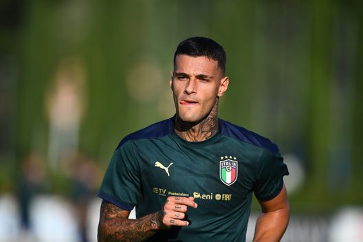 FLORENCE, ITALY - SEPTEMBER 03: Gianluca Scamacca of Italy in action during training session at Centro Tecnico Federale di Coverciano on September 03, 2021 in Florence, Italy. (Photo by Claudio Villa/Getty Images) FLORENCE, ITALY - SEPTEMBER 03: Gianluca Scamacca of Italy in action during training session at Centro Tecnico Federale di Coverciano on September 03, 2021 in Florence, Italy. (Photo by Claudio Villa/Getty Images)