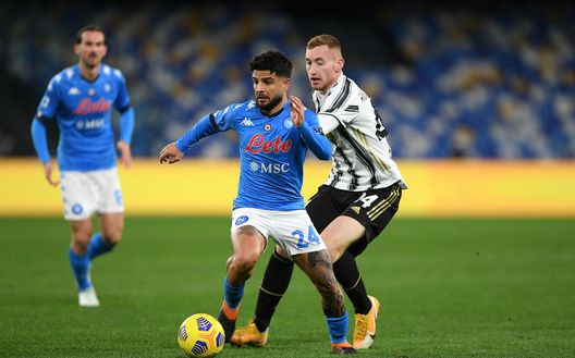 NAPLES, ITALY - FEBRUARY 13: Lorenzo Insigne of Napoli is challenged by Dejan Kulusevski of Juventus during the Serie A match between SSC Napoli and Juventus at Stadio Diego Armando Maradona on February 13, 2021 in Naples, Italy. Sporting stadiums around Italy remain under strict restrictions due to the Coronavirus Pandemic as Government social distancing laws prohibit fans inside venues resulting in games being played behind closed doors. (Photo by Francesco Pecoraro/Getty Images) NAPLES, ITALY - FEBRUARY 13: Lorenzo Insigne of Napoli is challenged by Dejan Kulusevski of Juventus during the Serie A match between SSC Napoli and Juventus at Stadio Diego Armando Maradona on February 13, 2021 in Naples, Italy. Sporting stadiums around Italy remain under strict restrictions due to the Coronavirus Pandemic as Government social distancing laws prohibit fans inside venues resulting in games being played behind closed doors. (Photo by Francesco Pecoraro/Getty Images)