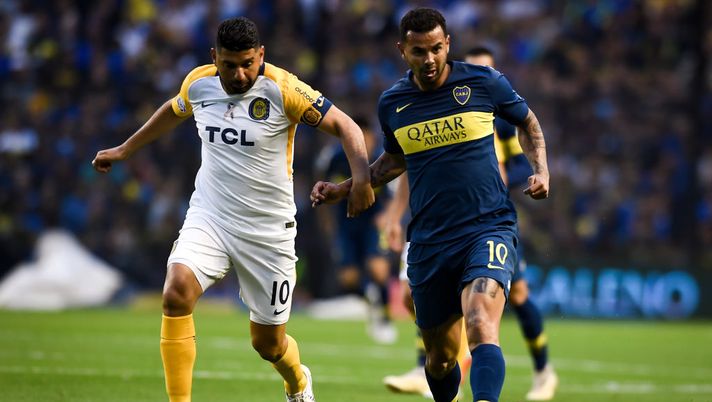 BUENOS AIRES, ARGENTINA - OCTOBER 20: Edwin Cardona of Boca Juniors fights for the ball with Nestor Ortigoza of Rosario Central during a match between Boca Juniors and Rosario Central as part of Superliga 2018/19 at Alberto J. Armando Stadium on October 19, 2018 in Buenos Aires, Argentina. (Photo by Marcelo Endelli/Getty Images) BUENOS AIRES, ARGENTINA - OCTOBER 20: Edwin Cardona of Boca Juniors fights for the ball with Nestor Ortigoza of Rosario Central during a match between Boca Juniors and Rosario Central as part of Superliga 2018/19 at Alberto J. Armando Stadium on October 19, 2018 in Buenos Aires, Argentina. (Photo by Marcelo Endelli/Getty Images)
