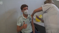 VIDEO Euro 2020, vaccinati i calciatori della Spagna: le immagini dal ritiro