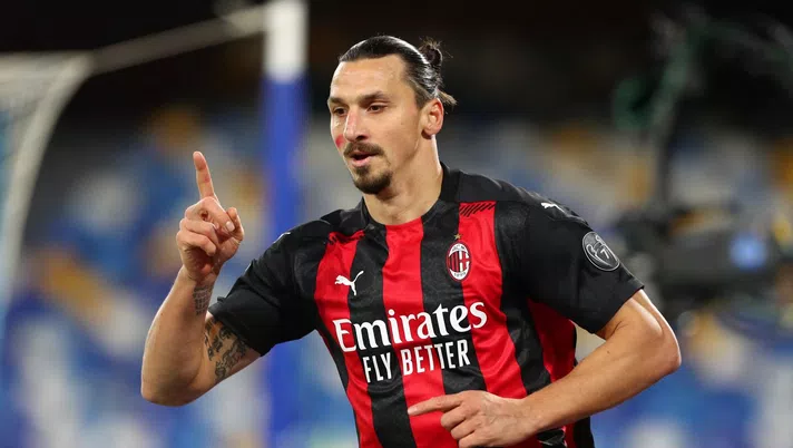 Zlatan Ibrahimovic (attaccante AC Milan) esulta per il suo gol in Napoli-Milan (Serie A 2020-2021) | AC Milan News (Getty Images)