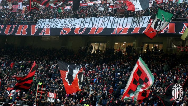 Lo striscione di bentornato a Zlatan Ibrahimovic della Curva Sud durante Milan-Sampdoria (credits: acmilan.com) 