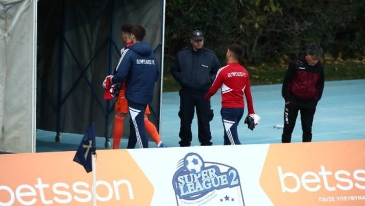 Atene, al derby di Kallithea l’Olympiacos B ne fa una delle sue: lascia il campo per protesta… - immagine 1