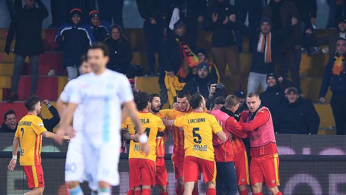 BENEVENTO, ITALY - DECEMBER 30: Players of Benevento Calcio celebrates after Massimo Coda scored the 1-0 goal, beside the disappointment of players of AC Chievo Verona during the serie A match between Benevento Calcio and AC Chievo Verona at Stadio Ciro Vigorito on December 30, 2017 in Benevento, Italy. (Photo by Francesco Pecoraro/Getty Images) BENEVENTO, ITALY - DECEMBER 30: Players of Benevento Calcio celebrates after Massimo Coda scored the 1-0 goal, beside the disappointment of players of AC Chievo Verona during the serie A match between Benevento Calcio and AC Chievo Verona at Stadio Ciro Vigorito on December 30, 2017 in Benevento, Italy. (Photo by Francesco Pecoraro/Getty Images)