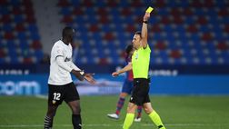 Liga, altro caso di razzismo: il Valencia lascia il campo