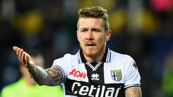 PARMA, ITALY - MARCH 09: Juraj Kucka of Parma Calcio gestures during the Serie A match between Parma Calcio and Genoa CFC at Stadio Ennio Tardini on March 9, 2019 in Parma, Italy. (Photo by Alessandro Sabattini/Getty Images) PARMA, ITALY - MARCH 09: Juraj Kucka of Parma Calcio gestures during the Serie A match between Parma Calcio and Genoa CFC at Stadio Ennio Tardini on March 9, 2019 in Parma, Italy. (Photo by Alessandro Sabattini/Getty Images)