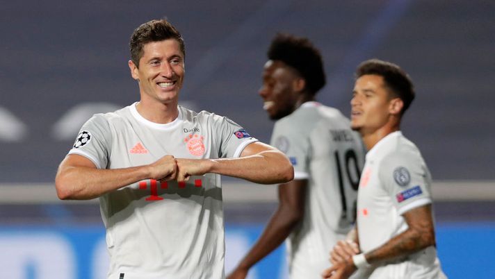 LISBON, PORTUGAL - AUGUST 14: Robert Lewandowski of FC Bayern Munich celebrates after scoring his team's sixth goal during the UEFA Champions League Quarter Final match between Barcelona and Bayern Munich at Estadio do Sport Lisboa e Benfica on August 14, 2020 in Lisbon, Portugal. (Photo by Manu Fernandez/Pool via Getty Images) LISBON, PORTUGAL - AUGUST 14: Robert Lewandowski of FC Bayern Munich celebrates after scoring his team's sixth goal during the UEFA Champions League Quarter Final match between Barcelona and Bayern Munich at Estadio do Sport Lisboa e Benfica on August 14, 2020 in Lisbon, Portugal. (Photo by Manu Fernandez/Pool via Getty Images)