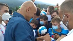VIDEO / “Mister, vogliamo Dybala”: i tifosi chiedono a Spalletti la Joya. E lui…