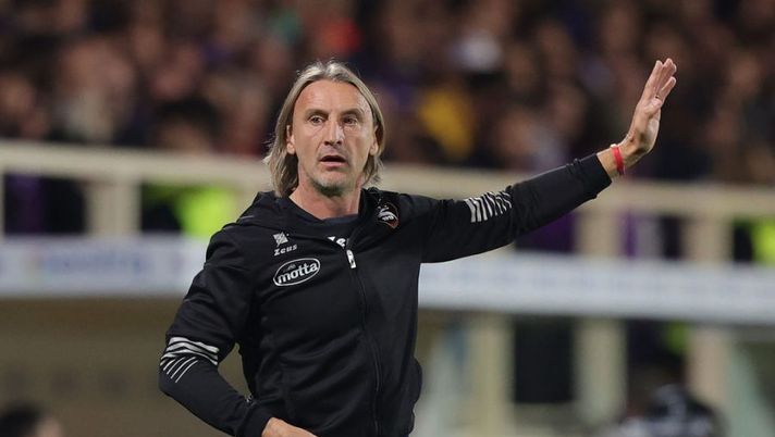 FLORENCE, ITALY - NOVEMBER 09: Davide Nicola manager of US Salernitana gestures during the Serie A match between ACF Fiorentina and Salernitana at Stadio Artemio Franchi on November 9, 2022 in Florence, Italy. (Photo by Gabriele Maltinti/Getty Images) Di Marzio: “Salernitana, possibile cambio in panchina dopo l’8-2 con l’Atalanta” - immagine 1